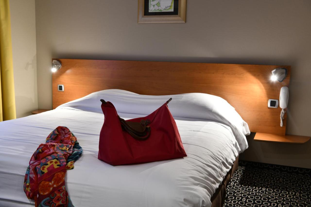 In Situ Hotel Valenciennes Exterior photo